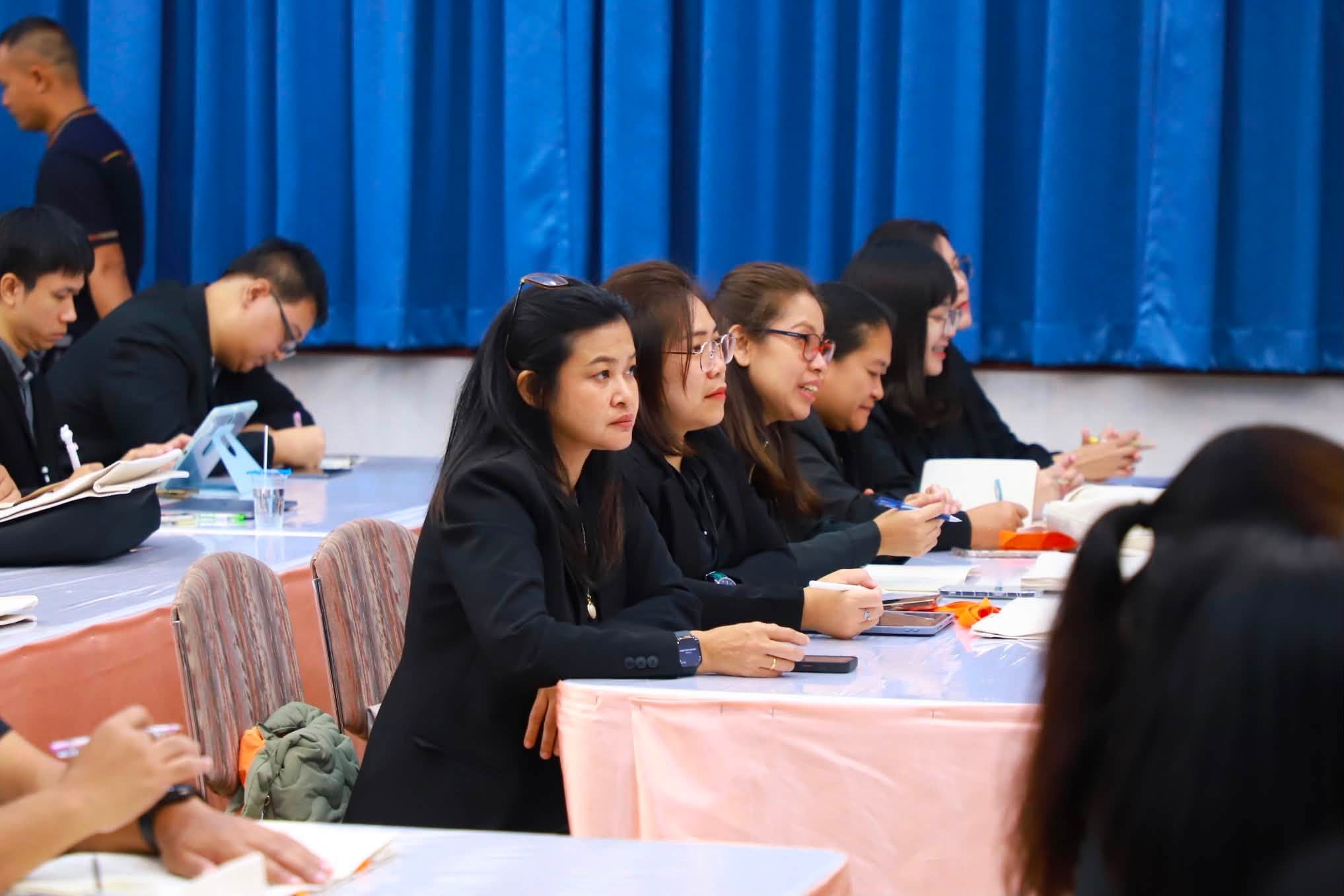title - รองเลขาธิการ ส.ป.ก. เปิดอบรมหลักสูตร นปต. รุ่นที่ 8 ดันข้าราชการเปลี่ยนบทบาทสู่ “ผู้นำทีม” พร้อมขับเคลื่อนยุทธศาสตร์ชาติ